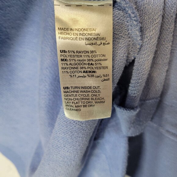 Chico's Zenergy Women's Size 1 (US Size 8/10) Shirt Top Blue Asymmetrical - Picture 4 of 4